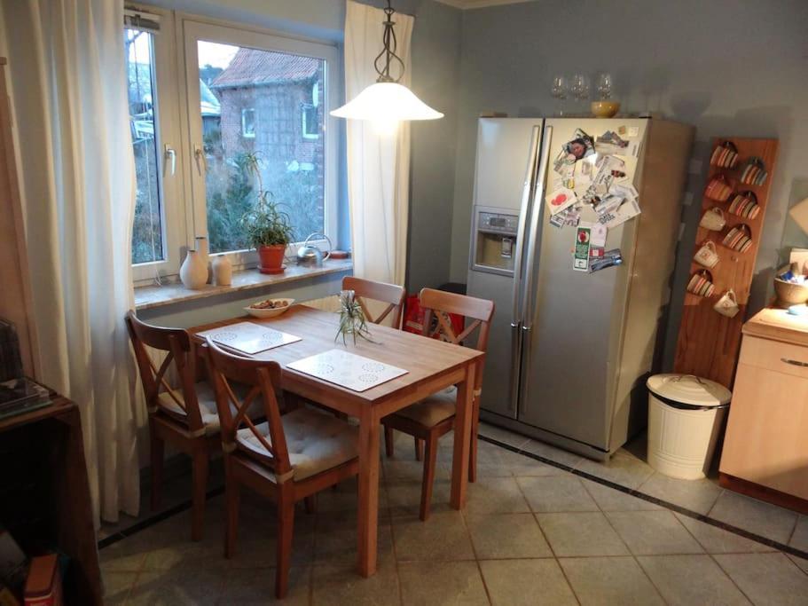 2 Bedroom Beautyful Vacation Home / Ferienhaus Brunsberg Buchholz in der Nordheide Bagian luar foto