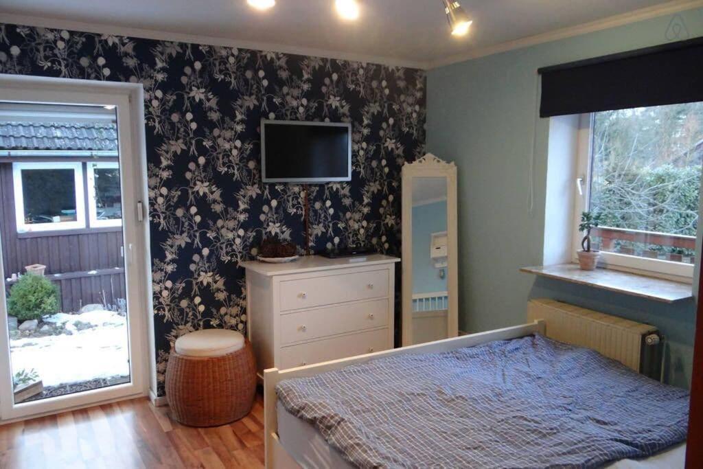2 Bedroom Beautyful Vacation Home / Ferienhaus Brunsberg Buchholz in der Nordheide Bagian luar foto